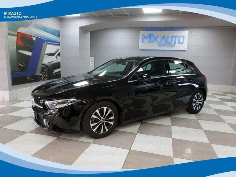 Nero Usata 2024 Mercedes A180 Advanced Tre volumi | 26.900 € (Super prezzo) - Immagine 1/4