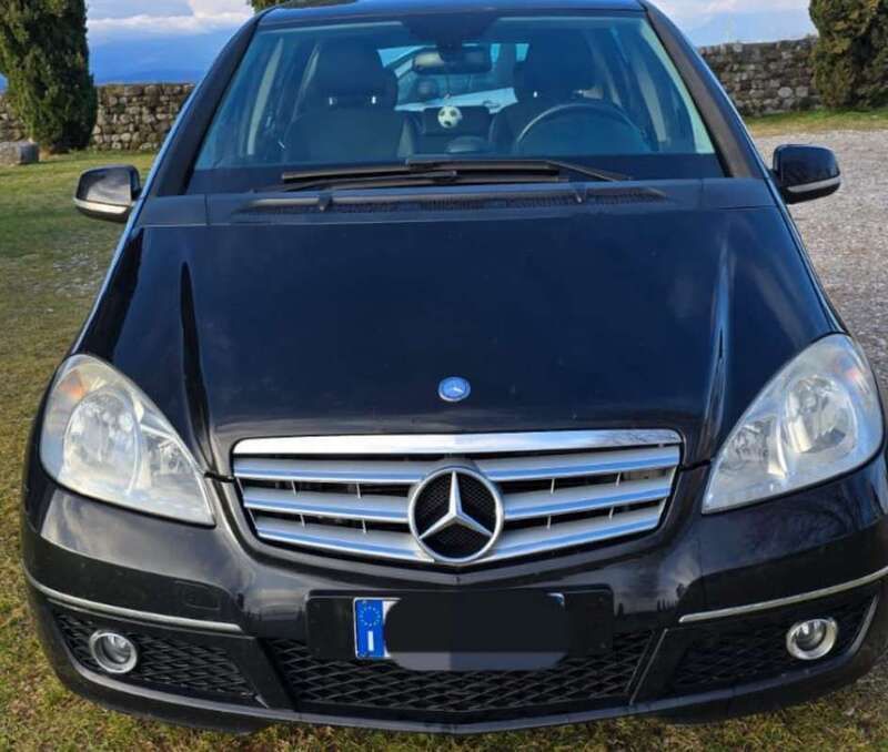 Usata 2010 Mercedes A180 Executive Monovolume | 5100 € (Cara) - Immagine 1/4
