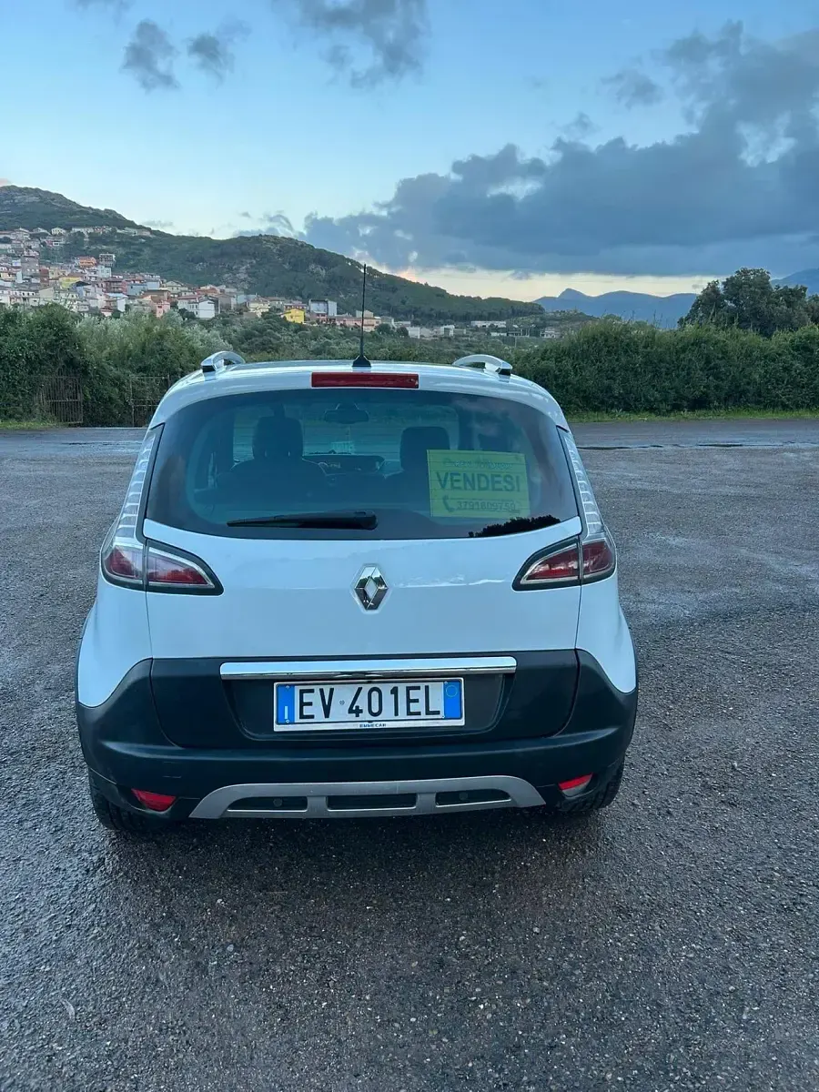 Usata Renault Scenic E-Tech XMOD 110 CV (80 kW) 2014 Bianco Monovolume