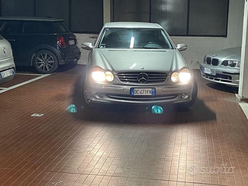 Usata Mercedes CLK270 170 CV (125 kW) 2006 Grigio Coupé