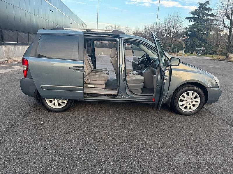 Usata Kia Carnival 185 CV (136 kW) 2009 Grigio Monovolume