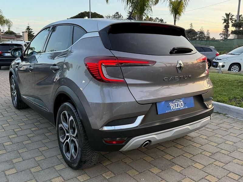 Usata Renault Captur Intens 116 CV (85 kW) 2018 Argento SUV