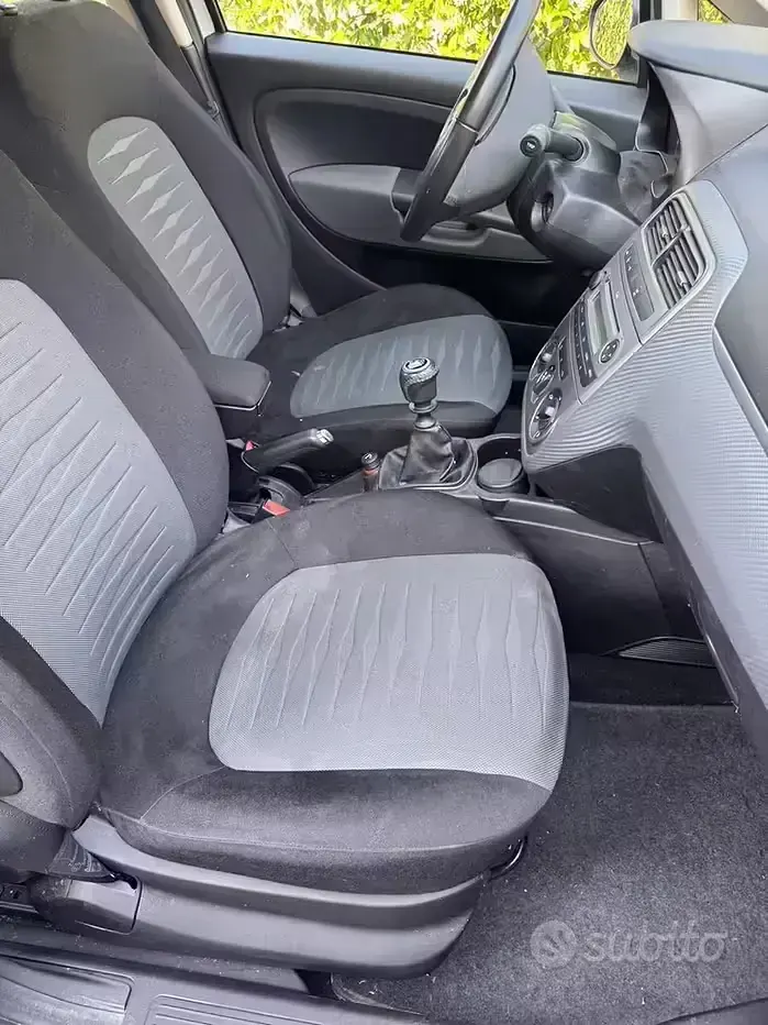 Usata Fiat Grande Punto 77 CV (56 kW) 2009 Grigio Utilitaria