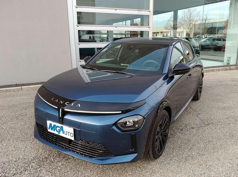 Usata Lancia Ypsilon 61 kW (84 CV) 2024 Blu/azzurro Utilitaria