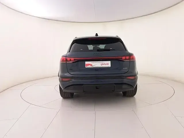 Usata Audi Q6 e-tron S-Line 284 kW (387 CV) 2025 Blu plasma metallizzato SUV