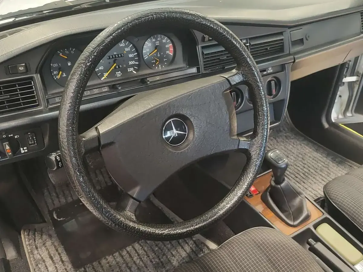 Usata Mercedes 190 122 CV (89 kW) 1988 Other Berlina