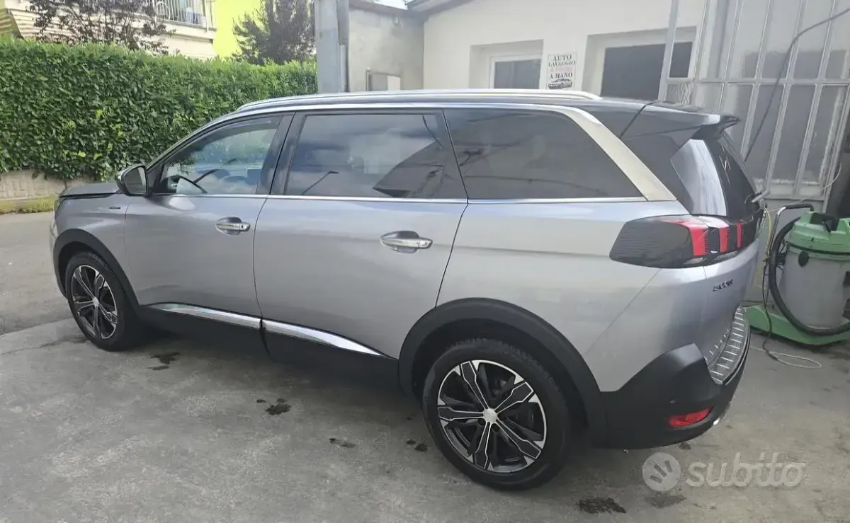Usata Peugeot 5008 GT-line 131 CV (96 kW) 2018 Grigio SUV