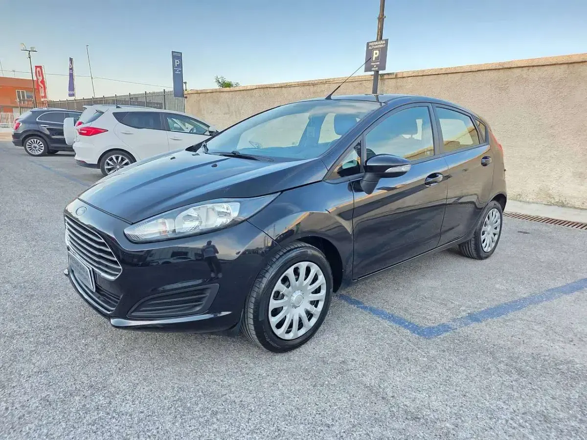 Usata Ford Fiesta Titanium 80 CV (58 kW) 2013 Nero Berlina