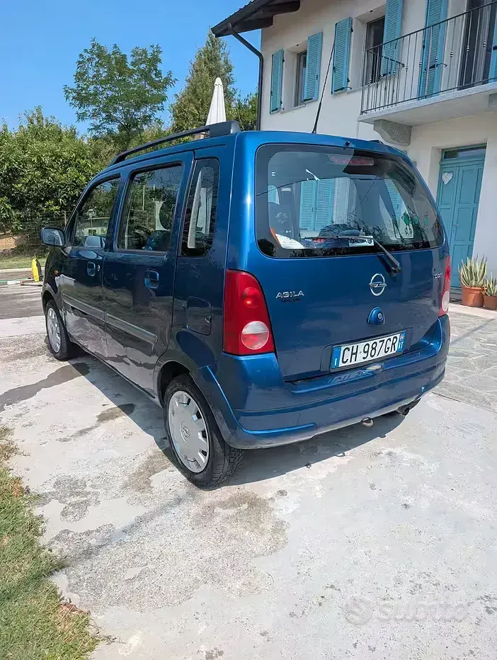 Usata Opel Agila 69 CV (50 kW) 2004 Bluazzurro Monovolume