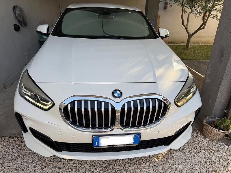 Usata 2023 BMW 118 M Sport Due volumi | 30.000 € (Buon prezzo) - Immagine 1/4