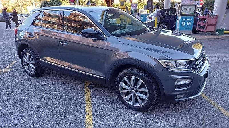 Usata VW T-Roc Business 110 CV (80 kW) 2021 Grigio SUV