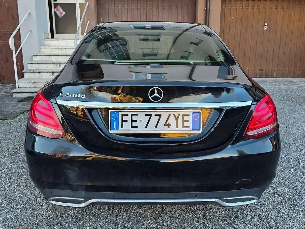 Usata Mercedes C200 136 CV (100 kW) 2016 Nero Berlina