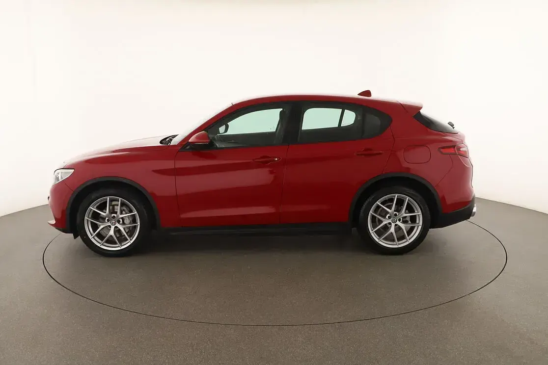 Usata Alfa Romeo Stelvio Business 160 CV (117 kW) 2019 Rosso SUV