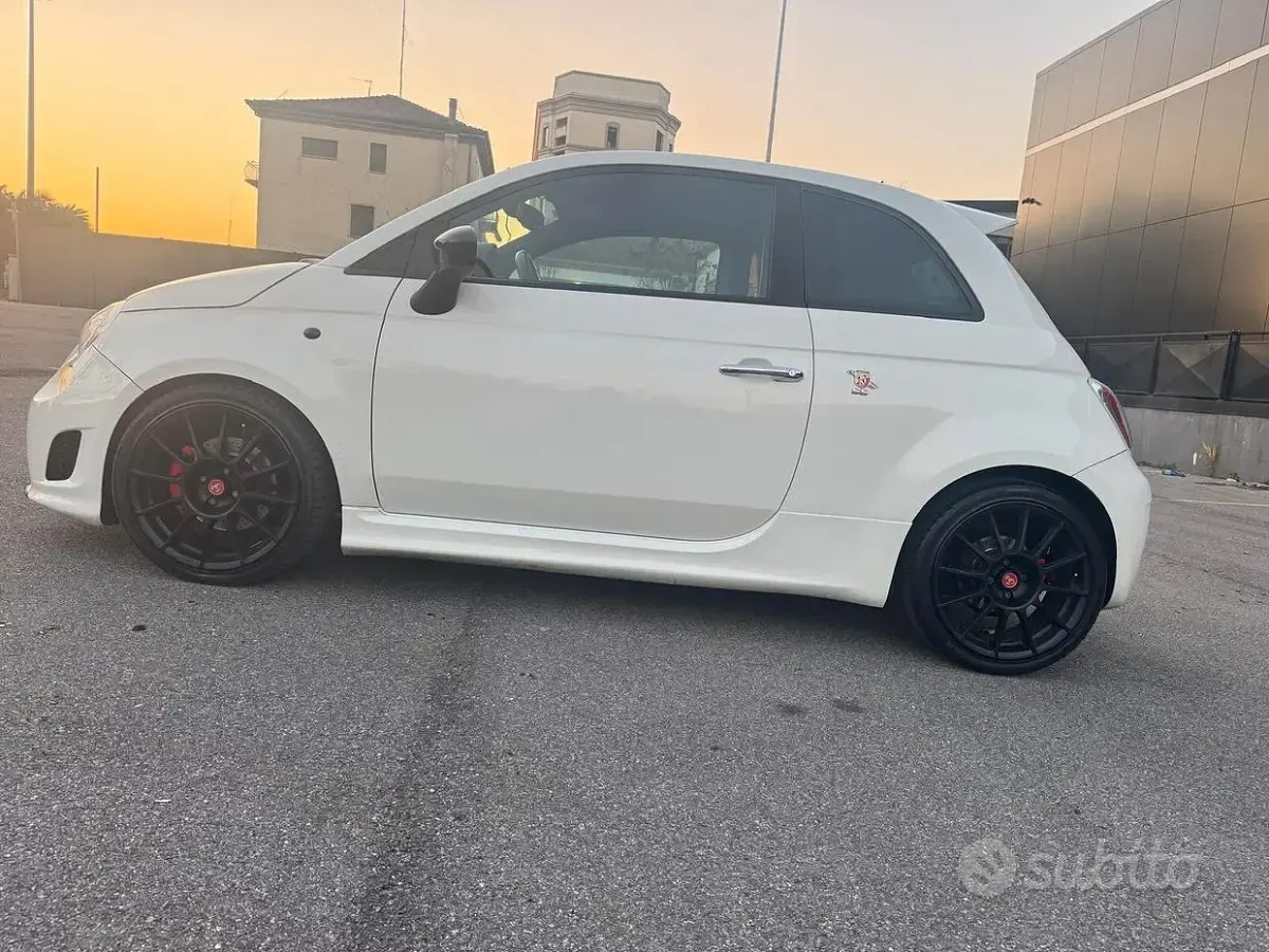Usata Abarth 500 Competizione 160 CV (117 kW) 2010 Bianco Utilitaria