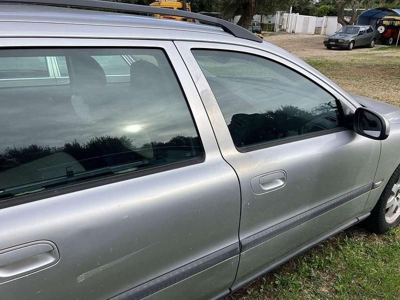 Usata Volvo V70 163 CV (119 kW) 2001 Argento Station wagon