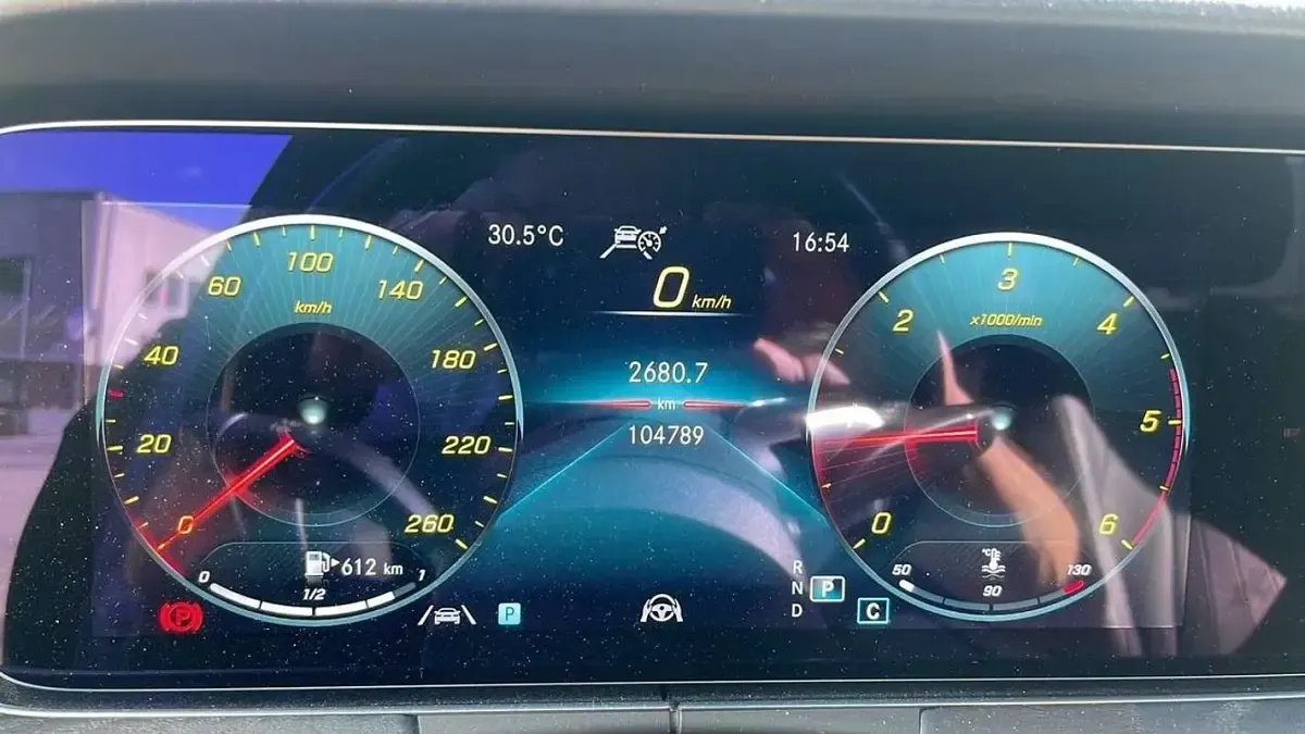 Usata Mercedes E400 Premium Plus 330 CV (242 kW) 2023 Grigio Station wagon