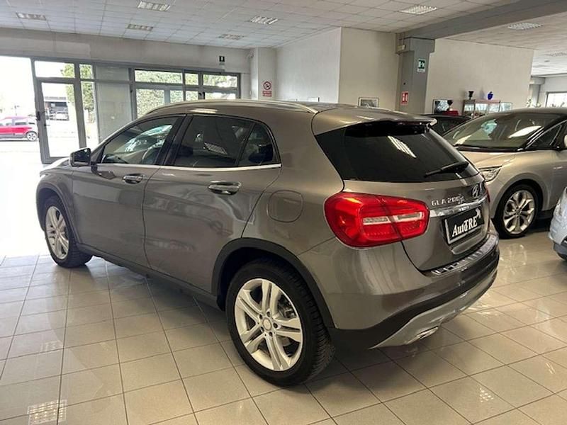 Usata Mercedes GLA200 Premium 136 CV (100 kW) 2016 Grigio SUV