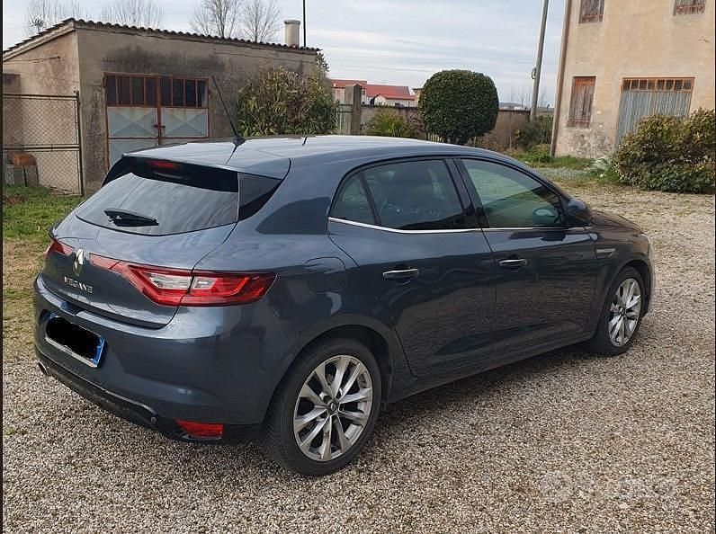 Usata Renault Mégane IV 110 CV (80 kW) 2017 Grigio Berlina