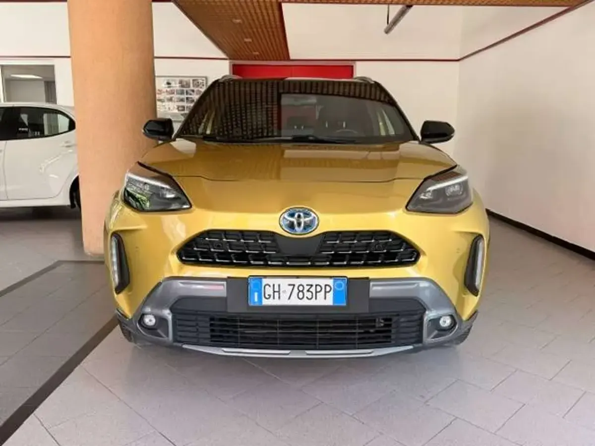 Usata Toyota Yaris Cross 92 CV (67 kW) 2021 Bronzo SUV