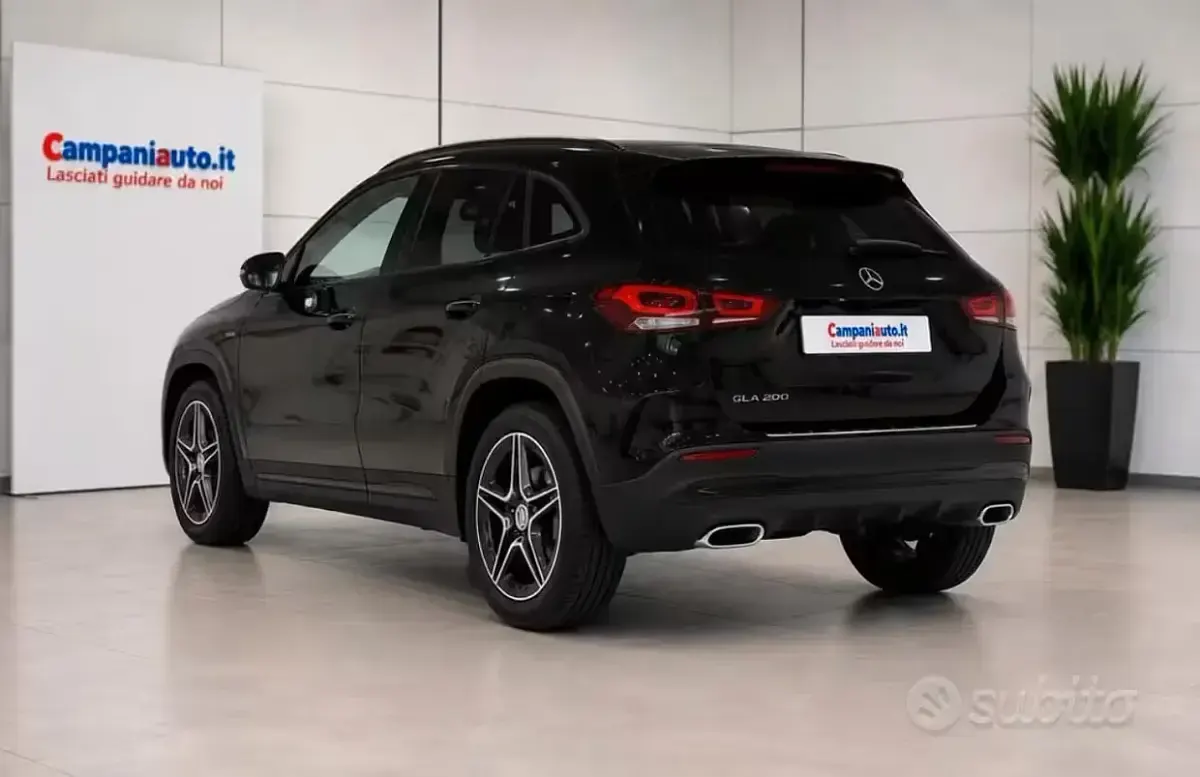 Usata Mercedes GLA200 Premium 150 CV (110 kW) 2023 Nero SUV