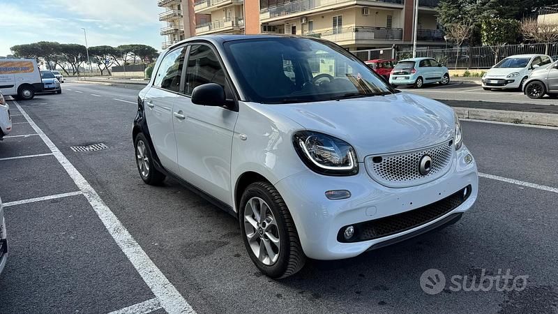 Usata Smart ForFour 90 CV (66 kW) 2018 Bianco Utilitaria