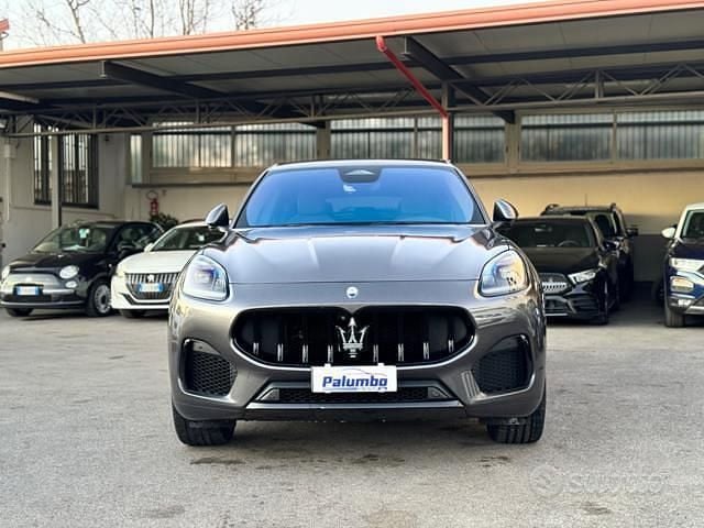Usata Maserati Grecale 331 CV (243 kW) 2022 Grigio scuro metallizzato SUV