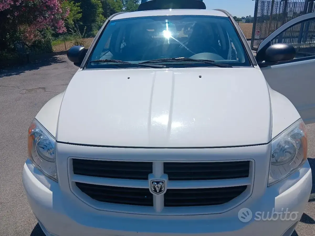Usata Dodge Caliber SXT 140 CV (102 kW) 2008 Utilitaria