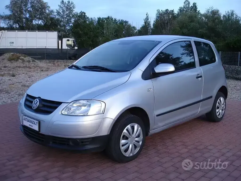 Usata VW Fox 69 CV (50 kW) 2005 Grigio Utilitaria
