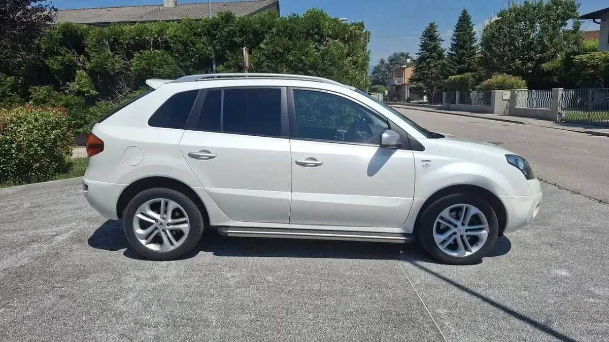 Usata Renault Koleos Luxe 150 CV (110 kW) 2011 Bianco SUV