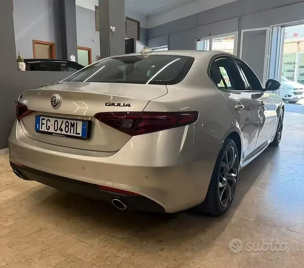 Usata Alfa Romeo Giulia Super 150 CV (110 kW) 2016 Grigio Berlina