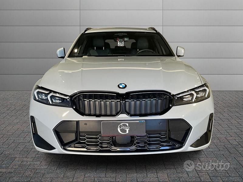 Usata BMW 320e M Sport 190 CV (139 kW) 2025 Grigio Station wagon