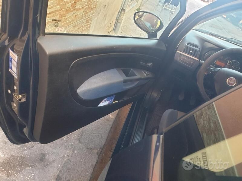 Usata Fiat Grande Punto 77 CV (56 kW) 2009 Blu Utilitaria