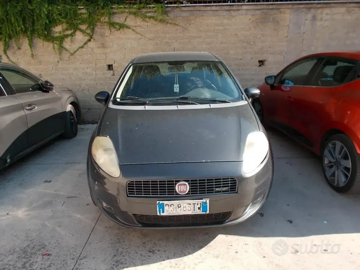 Usata Fiat Grande Punto Dynamic 75 CV (55 kW) 2008 Grigio Utilitaria