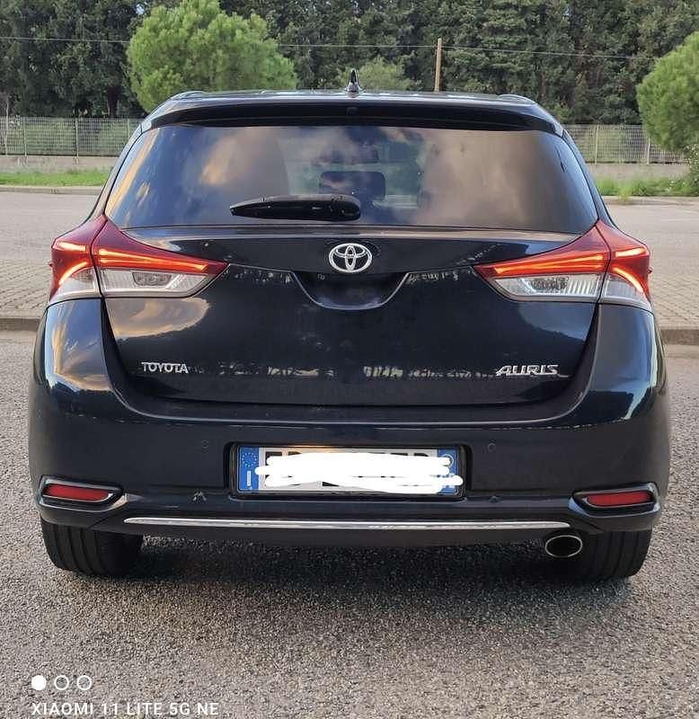 Usata Toyota Auris Lounge 111 CV (81 kW) 2016 Berlina