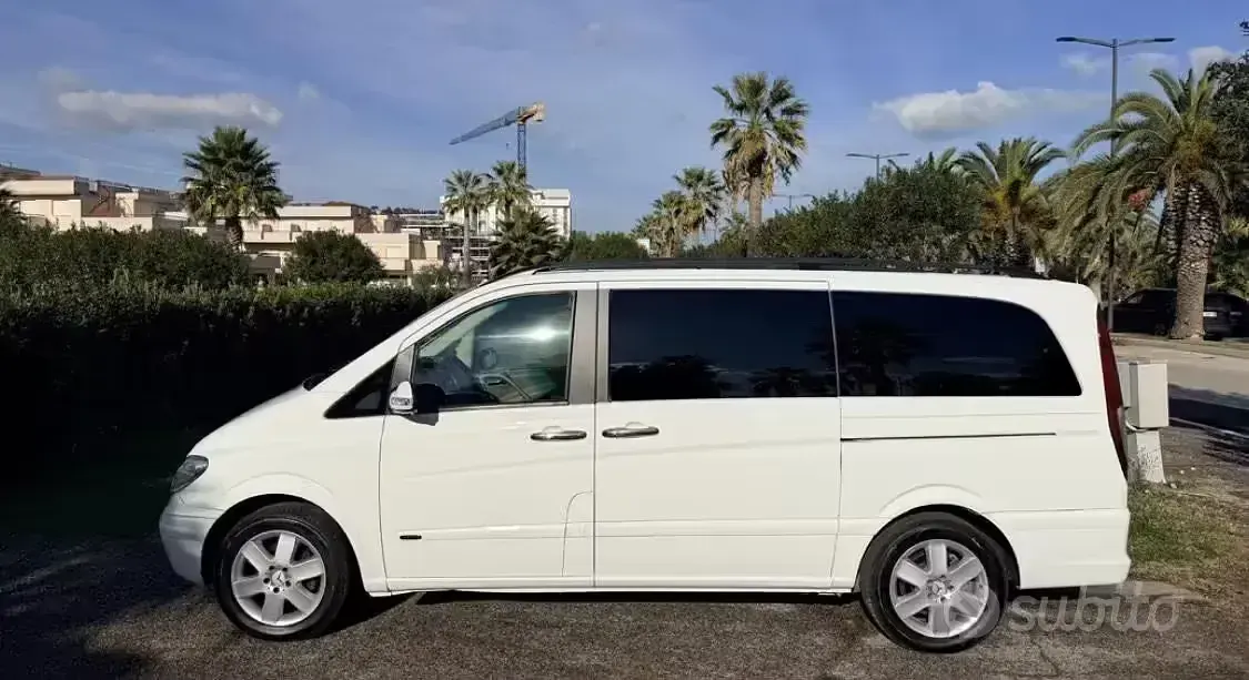 Usata Mercedes Viano 2006 Bianco Monovolume