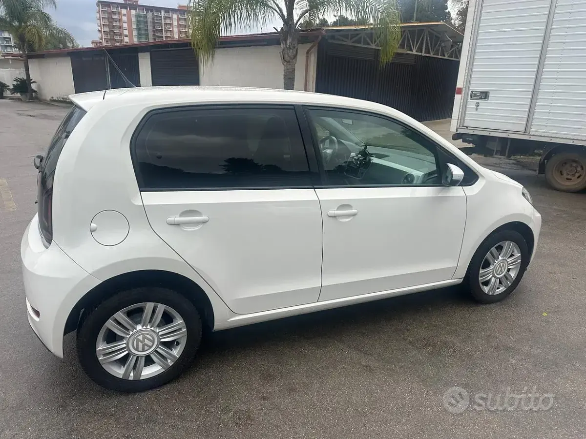 Usata VW up! 90 CV (66 kW) 2018 Bianco Utilitaria
