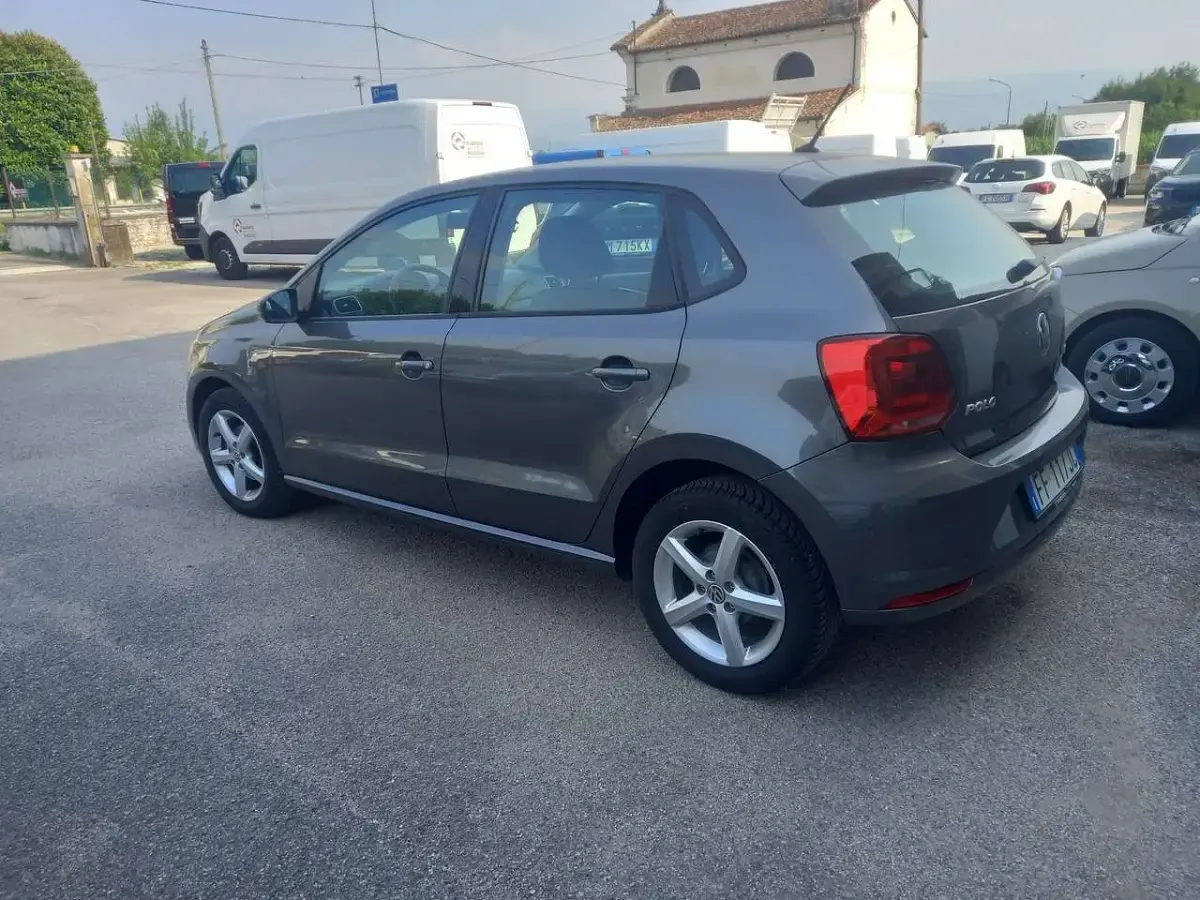 Usata VW Polo Comfortline 75 CV (55 kW) 2016 Grigio Berlina