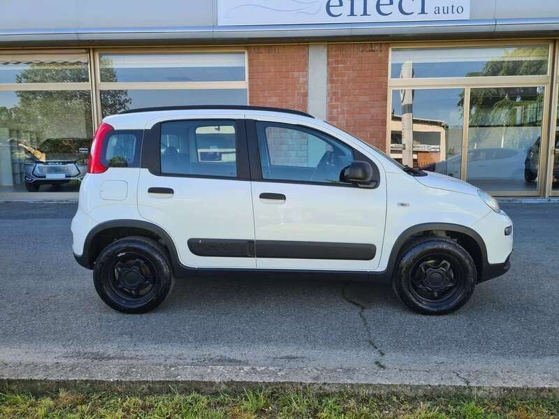 Usata Fiat Panda 4x4 S 86 CV (63 kW) 2019 Bianco Utilitaria