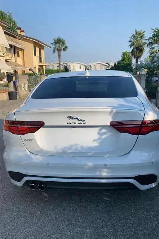 Usata Jaguar XE R-Dynamic 179 CV (131 kW) 2019 Berlina