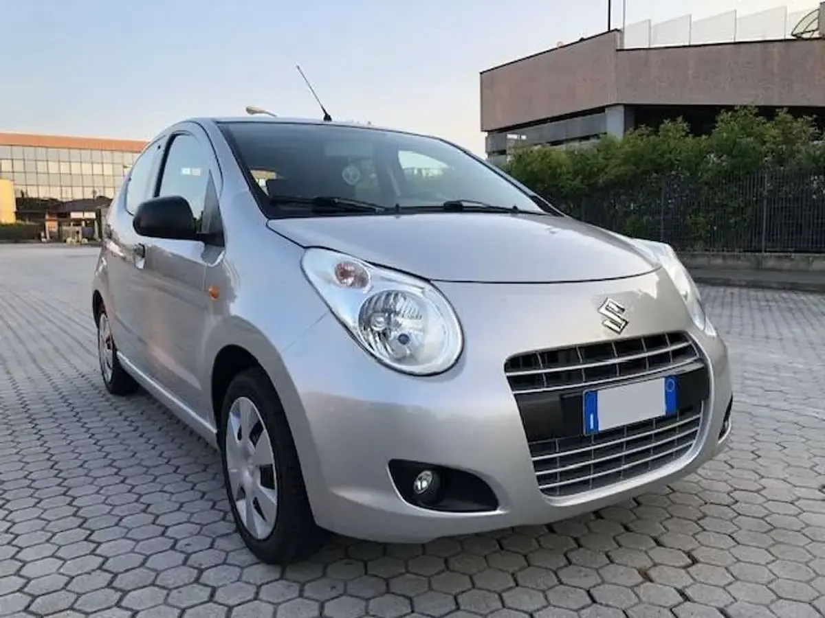 Usata Suzuki Alto GL 67 CV (49 kW) 2010 Argento Utilitaria