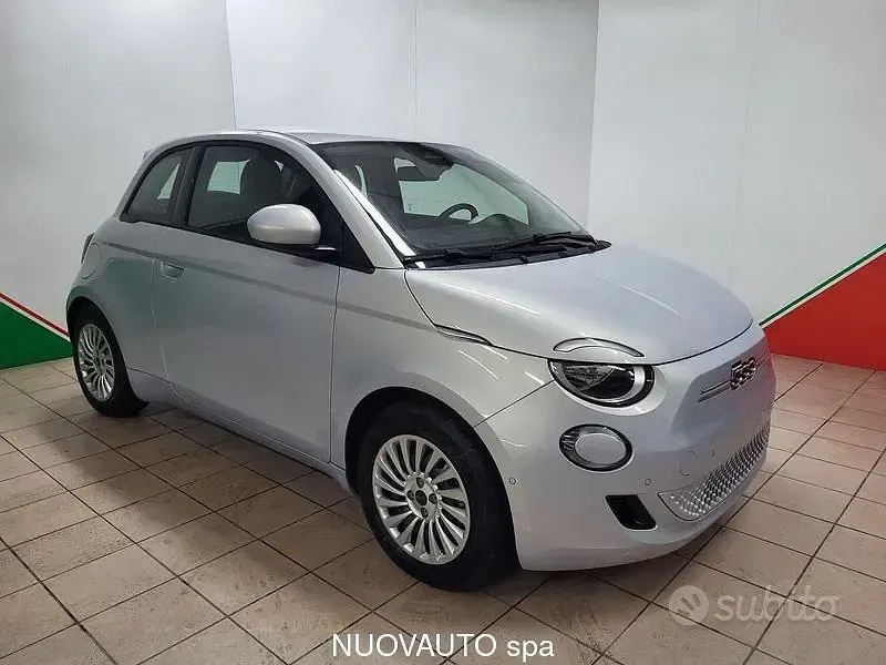 Nuova Fiat 500e Tech 86 kW (118 CV) 2026 Blu Berlina