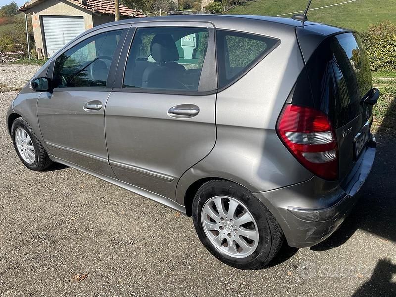 Usata Mercedes A150 Elegance 95 CV (69 kW) 2008 Marrone Berlina