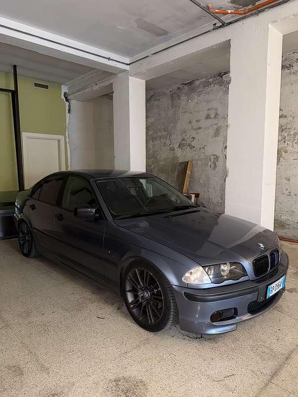 Usata 2001 BMW 320 Efficient Dynamics Tre volumi | 3500 € (Molto cara) - Immagine 1/4