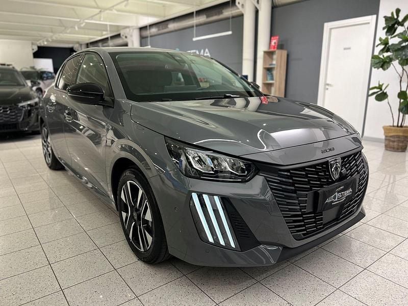 Usata Peugeot 208 Allure 101 CV (74 kW) 2025 Grigio selenium Utilitaria