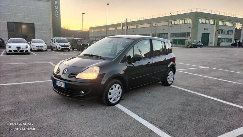 Nero Usata 2008 Renault Modus Dynamique Monovolume | 2500 € (Buon prezzo) - Immagine 1/4
