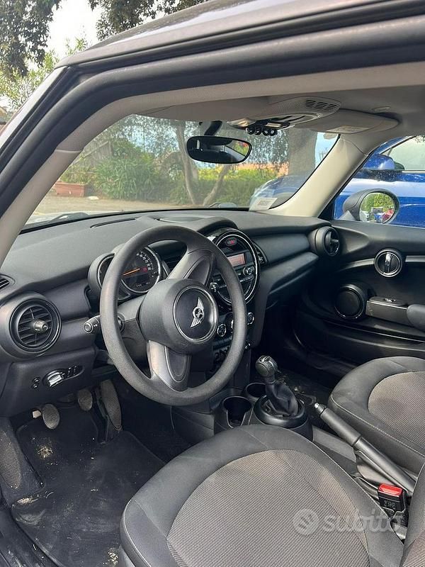 Usata Mini ONE 75 CV (55 kW) 2016 Nero Utilitaria