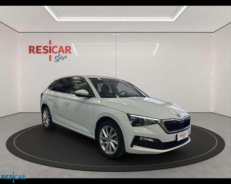 Bianco metallizzato Usata 2022 Skoda Scala Style Due volumi | 13.900 € (Super prezzo) - Immagine 1/4