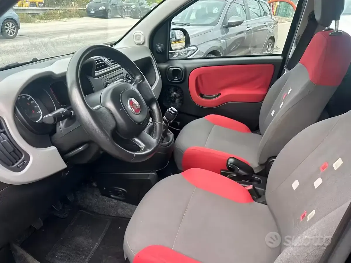 Usata Fiat Panda Pop 69 CV (50 kW) 2012 Nero Utilitaria
