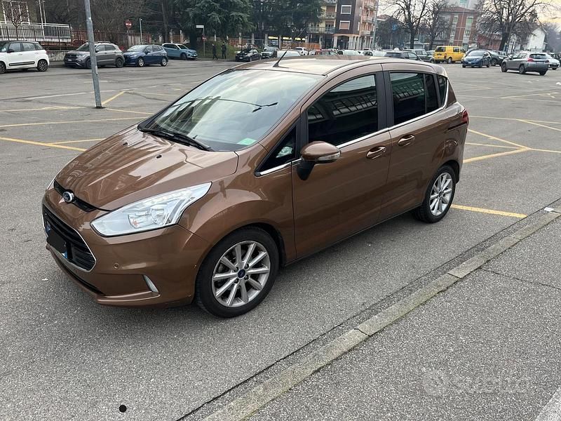 Usata Ford B-MAX 105 CV (77 kW) 2015 Marrone Monovolume