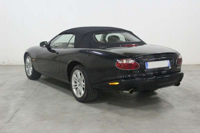 Usata Jaguar XKR S 396 CV (291 kW) 2003 Verde Cabrio